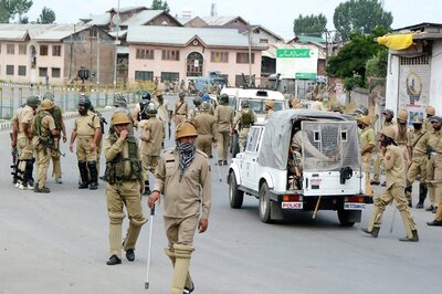 500 Arrested as Police Seeks to End Protests in Kashmir