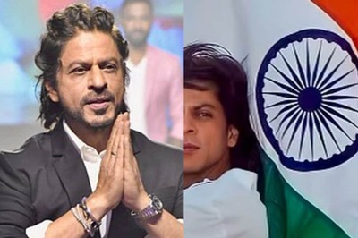 Shah Rukh Khan Poses With National Flag, Wishes 'Happy Republic Day': 'As Indians, Lets...'