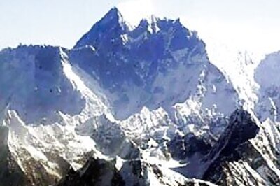 Nepal kicks out Everest climber for supporting Tibet