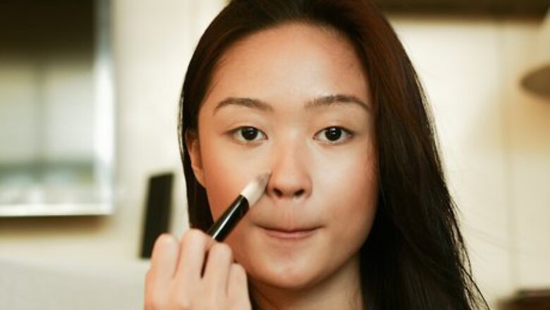 How to Apply Feminine Makeup