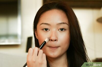 How to Apply Feminine Makeup