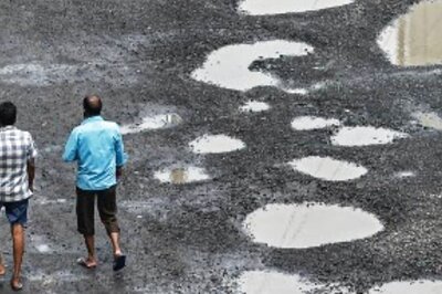 Mumbai to be Pothole-free in Next 2 yrs, Says CM Shinde as City’s Entire Road Network to be Concretised