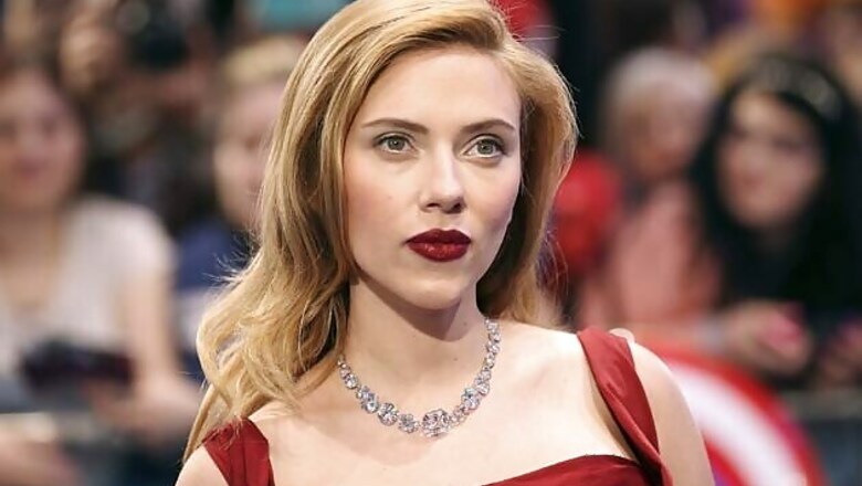 Scarlett Johansson hosts a romantic dinner for fiance on his birthday