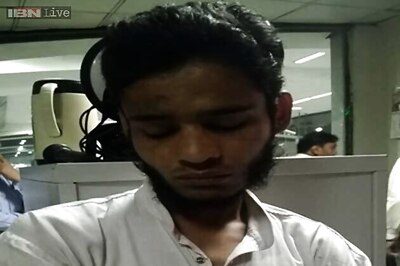 Delhi: 23-year-old jumps between running Metro train coaches, rescued