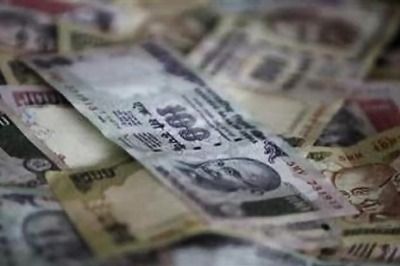 Rupee gains for 3rd day, rises 8 paise vs USD to end at 60.84