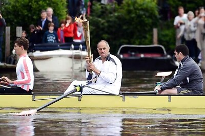 Streaker tries to disrupt Olympic torch relay