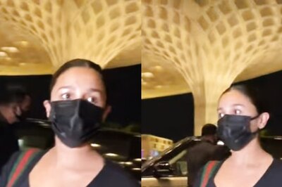 Pregnant Alia Bhatt Clicked at Airport Reading The Conscious Parent Book, Watch Video