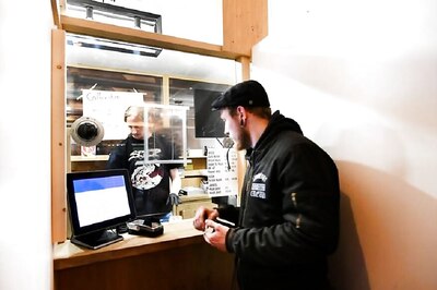 There is a Massive Surge in Online Sales of Groceries And Computers Because of COVID-19