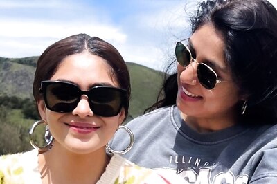 Mrunal Thakur And Her Sister Lochan Thakur Give Major Siblings Goals, See Pics