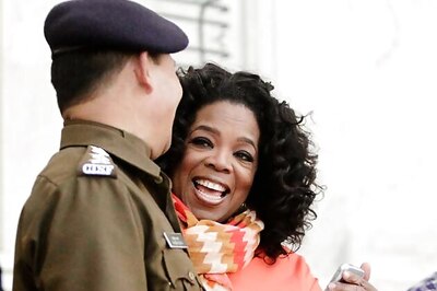 Oprah Winfrey's guards scuffle with Indian media