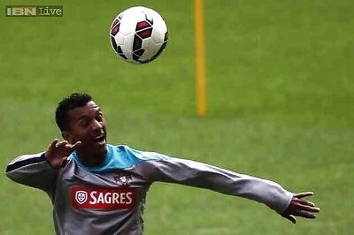 Manchester United winger Nani signs three-year deal with Fenerbahce