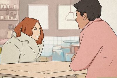 How Long Should You Wait to Meet Someone You Met Online? Rules for Dating Apps & More