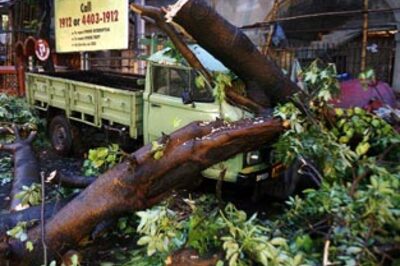 Kolkata spared, Aila kills 24 in Bengal battering
