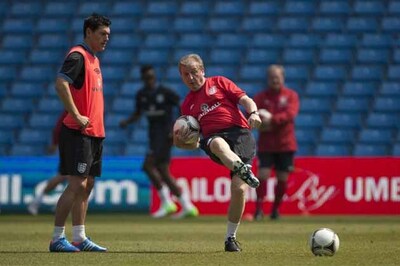 England midfielder Gareth Barry out of Euro 2012