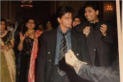 Karan Johar Recalls Shah Rukh Khan Dancing to 'Chaiyya Chaiyya' in This Throwback Pic