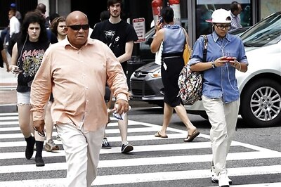 US lawmaker wants to put people behind bars for texting while walking