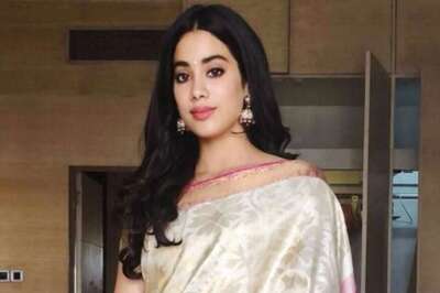 Janhvi Kapoor Wore Late Sridevi's Saree to Receive Her Mother's National Award