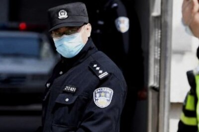 Chinese Authorities Locking up People Inside Houses? Viral Videos Claim Govt's Crackdown as Delta Surges