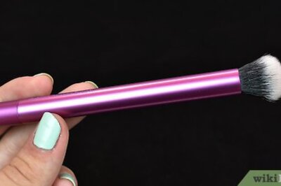 How to Use Eyeshadow Brushes