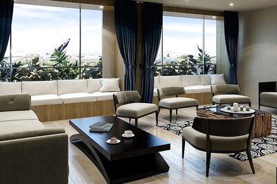 Los Angeles International Airport: All You Need to Know About Private Suite