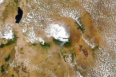 500 Volunteers Fighting Fire On Africa's Tallest Mountain