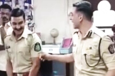 Watch: Akshay Kumar, Ranveer Singh’s Hilarious Attempt at 'Aila Re Ailla' Hook Step