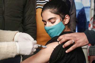 Cheers to Young India As Over 4 Million Teens Turn up for Vaccine; MP Tops, UP, Delhi Lag