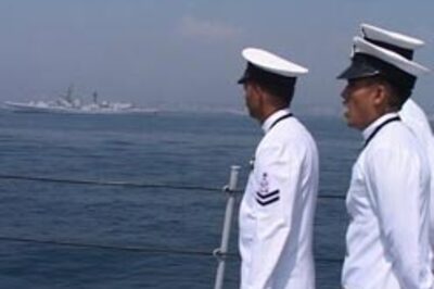 Indian Navy foils piracy bid, leaves pirates high and dry