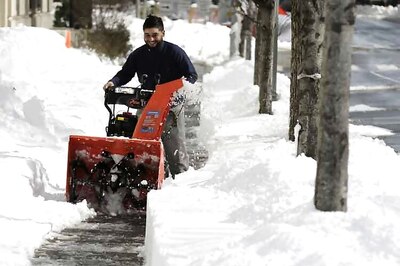 Washington to lift snow emergency as it digs out from blizzard