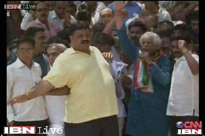 Congress Vadodara candidate Mistry arrested for vandalism, released on bail