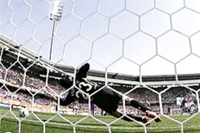 Kawaguchi's heroics for Japan in vain