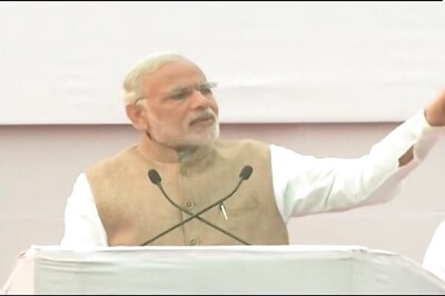 PM Modi accuses rival fronts of looting Kerala