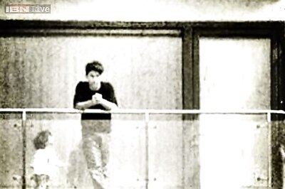 Photo of the day: Shah Rukh Khan shares the first picture of Aryan with younger brother AbRam