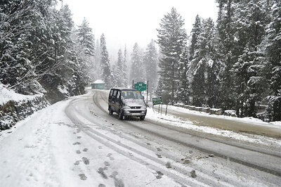 Minimum temperature rises in Valley, while Leh shivers at -12.2 degrees Celcius