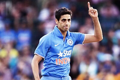 Bollywood Celebrities Wish Ashish Nehra the Best for Future