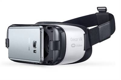 Samsung Gear VR: Samsung's $99 virtual reality headset now up for pre-orders