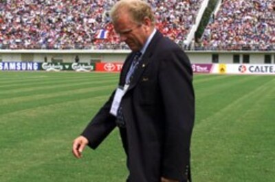 India to play positive soccer: Houghton