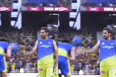 MS Dhoni Pranks Deepak Chahar Once Again Ahead of IPL 2023 Final Against Gujarat Titans | WATCH
