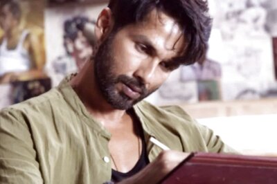 Shahid Kapoor Turns 42: Jersey to Bull, a Look at Versatile Actor's Latest and Upcoming Movies