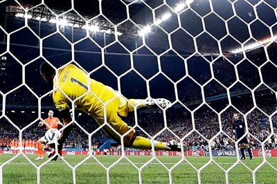 World Cup 2014: Argentina beat Netherlands on penalties to reach final