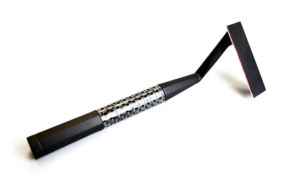 The first laser-powered razor for that irritation-free close, smooth shave