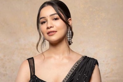 Sara Tendulkar's Shimmery Black Saree Give A Sassy Spin To Wedding Season