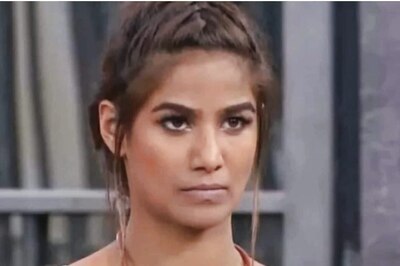 Lock Upp: Poonam Pandey Takes Bath in Open Yard; Munawar Says 'Jo Makers Ko Chahiye Tha Wo Mil Gaya'