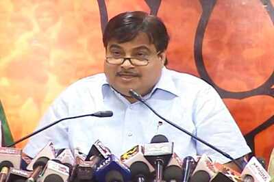 Team Anna cannot be alternative to BJP: Gadkari