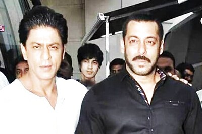 Salman Khan Doesn't Want To Compete With Shah Rukh Khan