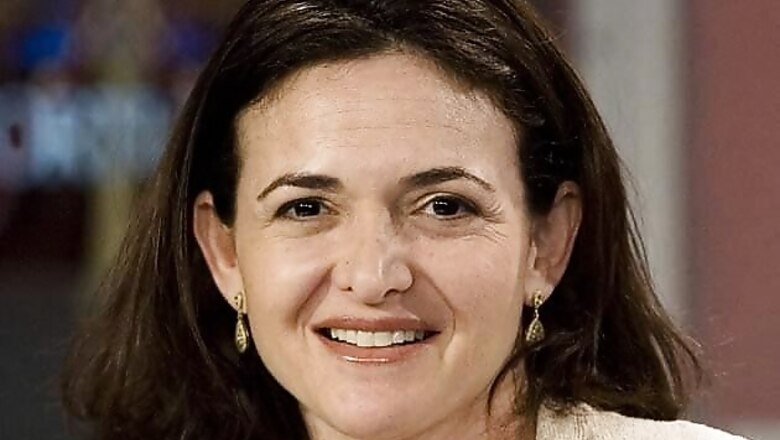 Facebook COO sells $7.4 million in stock