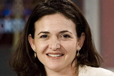 Facebook COO sells $7.4 million in stock