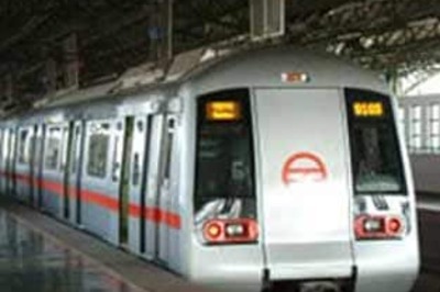 Delhi Metro coach derails, passengers escape safe