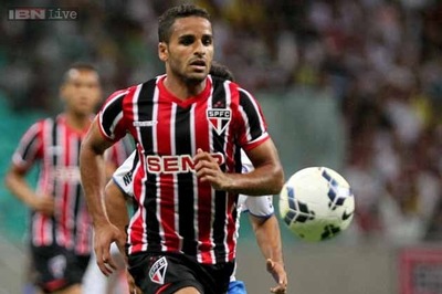 Barcelona confirm five-year deal with defender Douglas