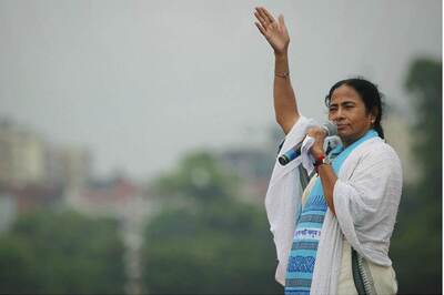 Mamata Vows to Oust Left in Tripura, Slams BJP